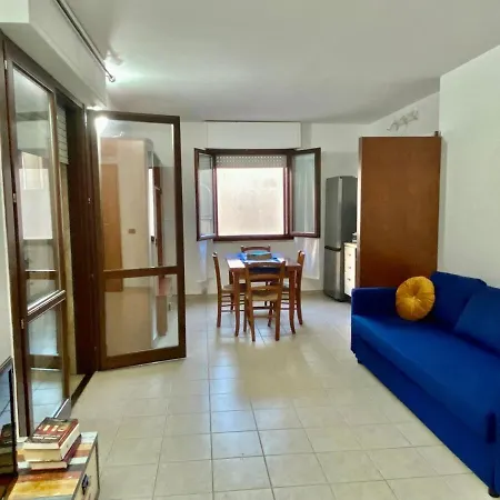 In Centro Con Terrazza Apartamento Quartu SantʼElena